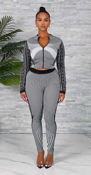 SEAMLESS ZIP TOP & LEGGINGS SET