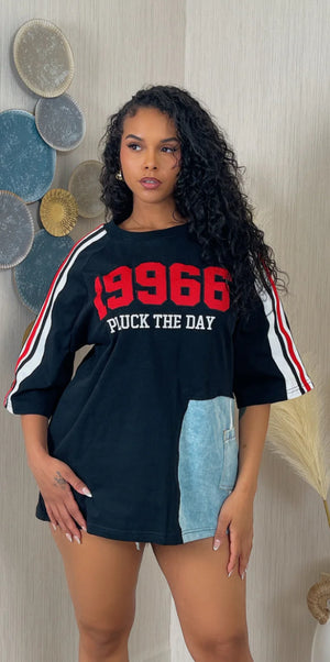 DENIM CONTRAST LETTER PATCH T-SHIRT