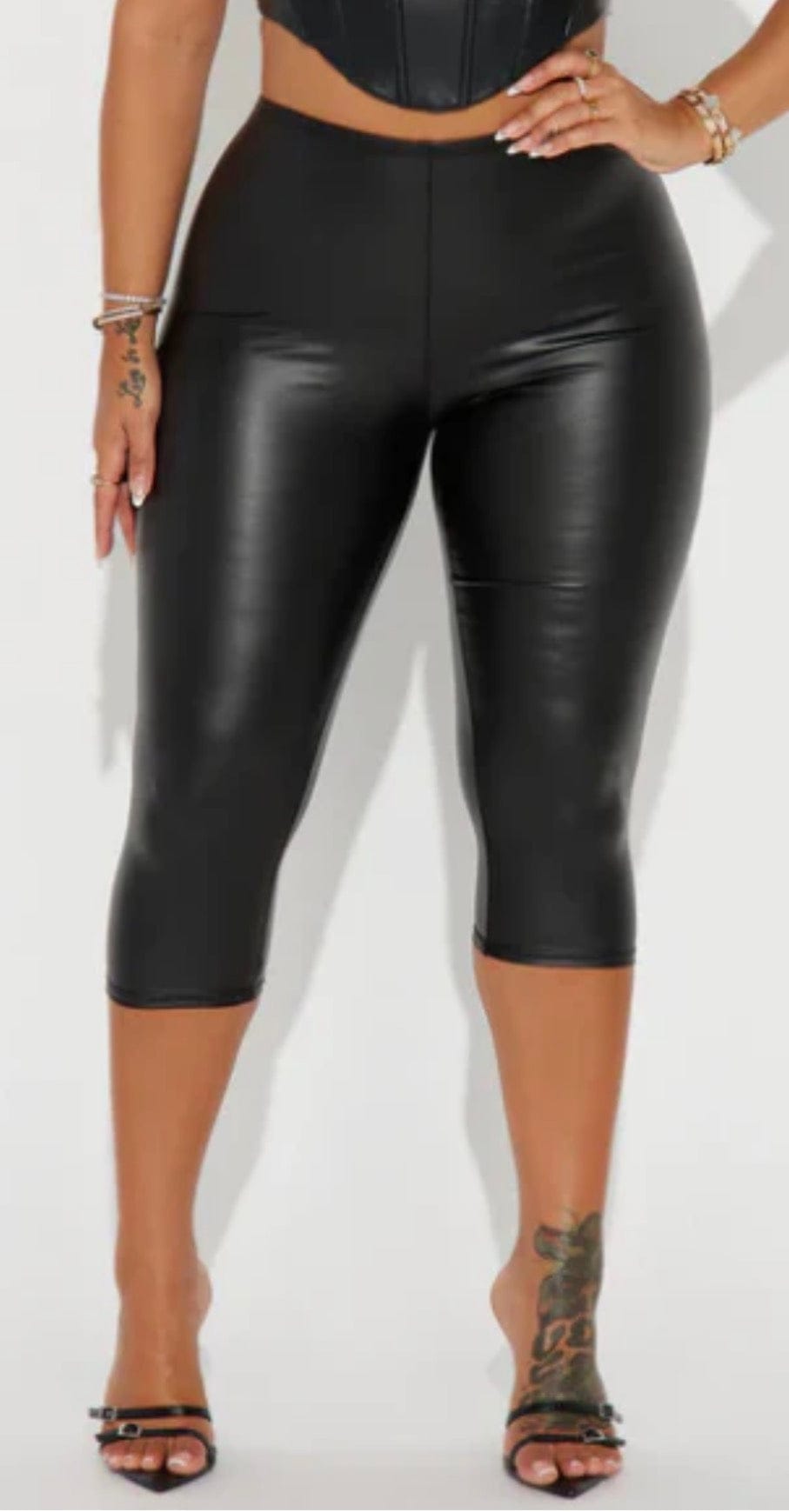 F.A.S.T Boutique FAUX LEATHER CAPRI PANTS(Pre-Order)