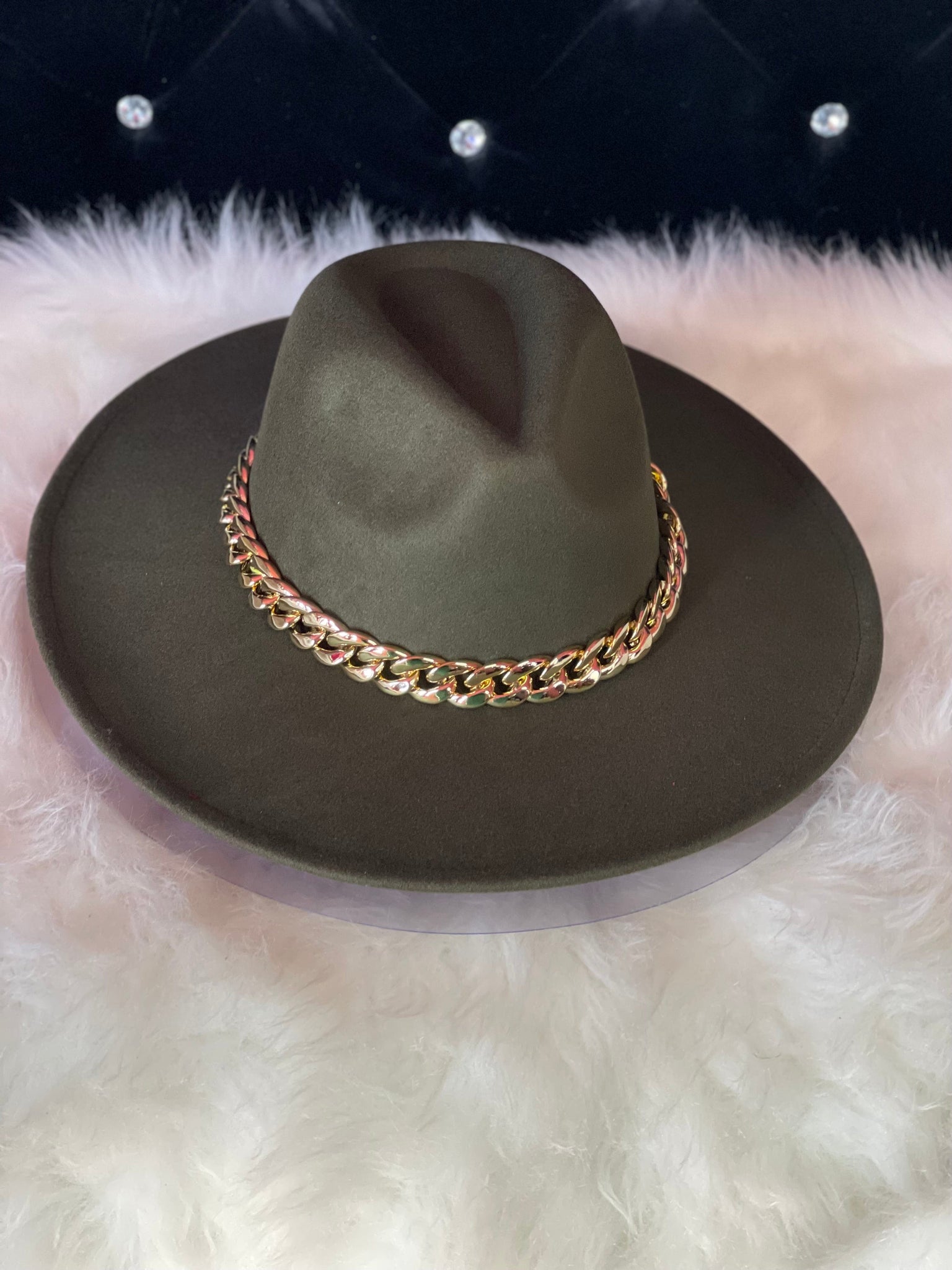 F.A.S.T Boutique SOLID CHAIN FEDORA HAT